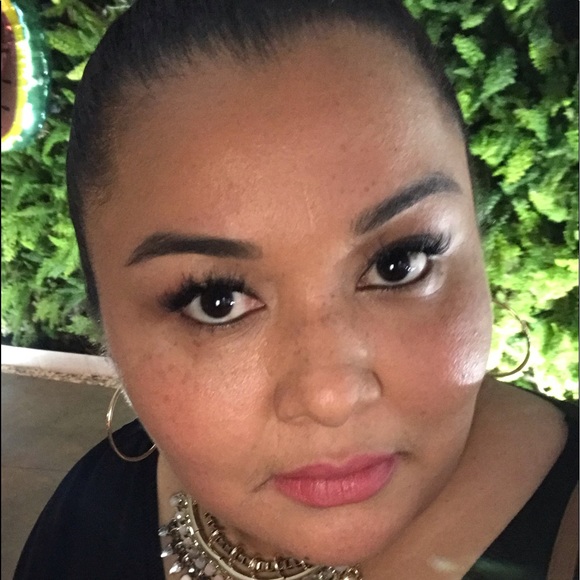 Meet your Posher, Karla - Picture 1 of 1